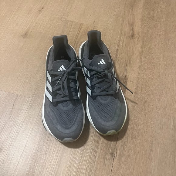 Men's Adidas Ultraboost Athletic Training Shoes - Picture 1 of 5
